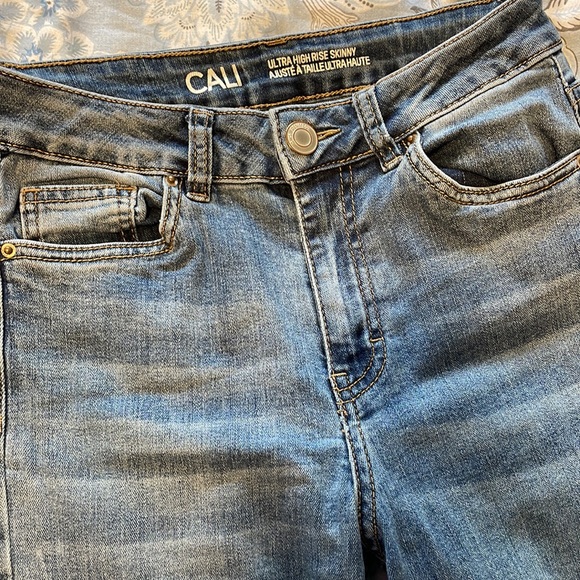 American Eagle Ultra High Rise Skinny Jeans - Picture 3 of 4